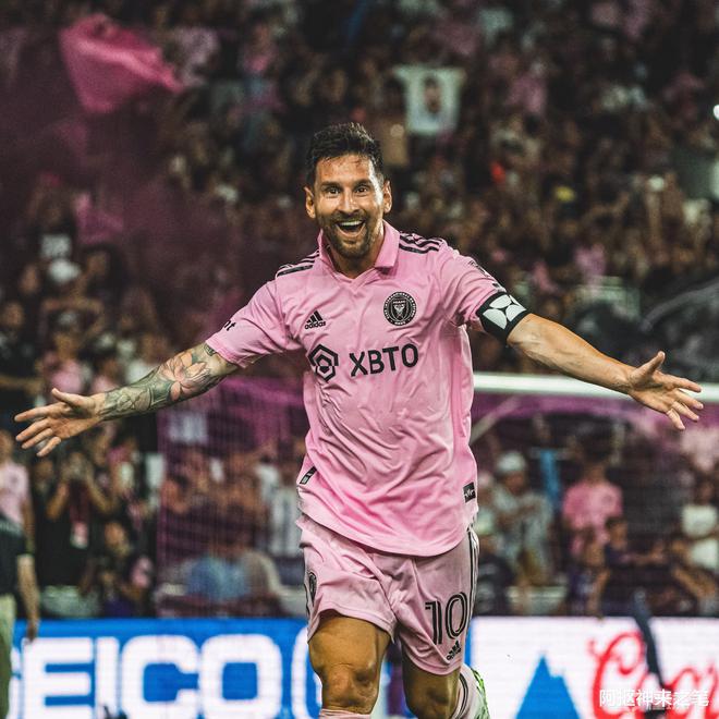 西蒙斯面临 西蒙斯面临