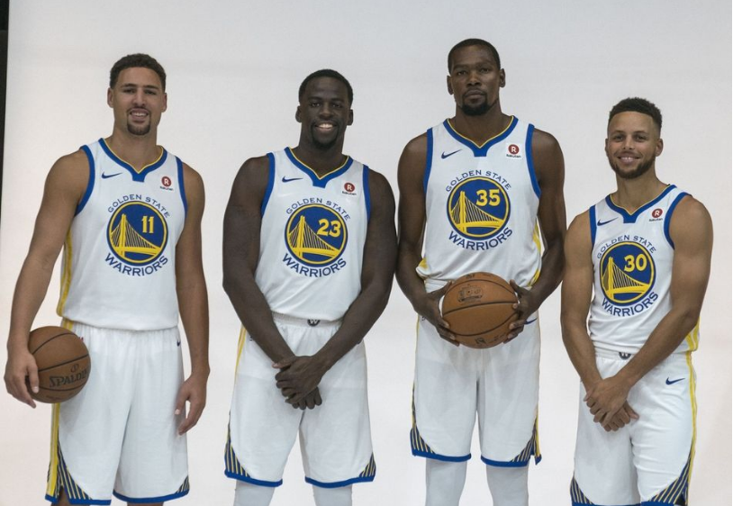 女足在开场 女足在开场